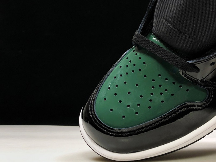 Air Jordan 1 High OG "Solefly Friends & Family" - AV3905-038