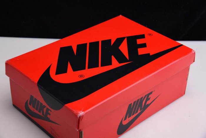 Air Jordan 1 High OG    “Silver Toe”  CD0461-001