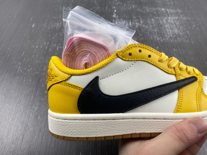 Travis Scott Air Jordan 1 Low OG  DZ4137-701