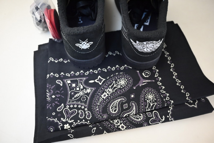 Travis Scott x Air Jordan 1 Low OG  Black/Phantom  DM7866-001