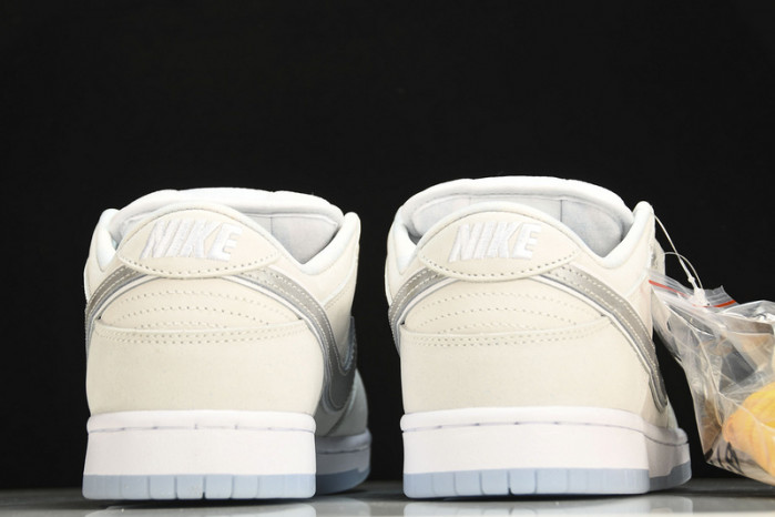 Nike SB Dunk Low White Lobster (Friends and Family)  FD8776-100