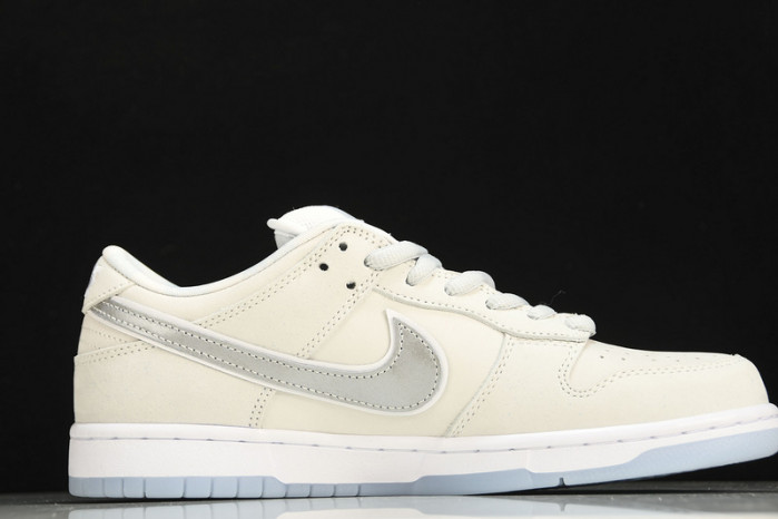Nike SB Dunk Low White Lobster (Friends and Family)  FD8776-100