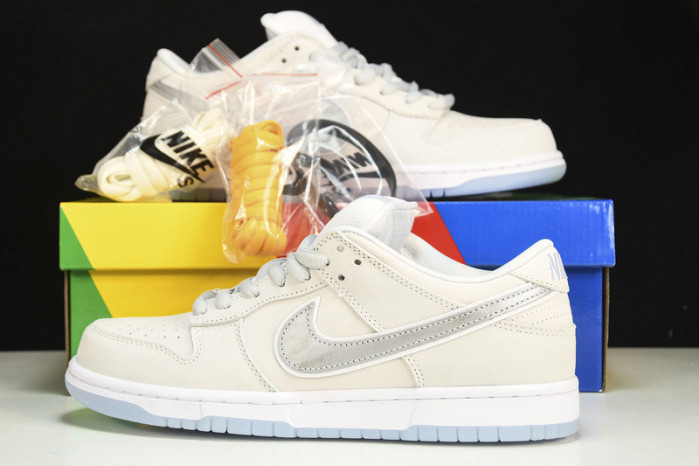 Nike SB Dunk Low White Lobster (Friends and Family)  FD8776-100