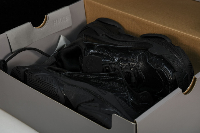 BL TRIPLE S TRAINERS -COPSHOE BL 242