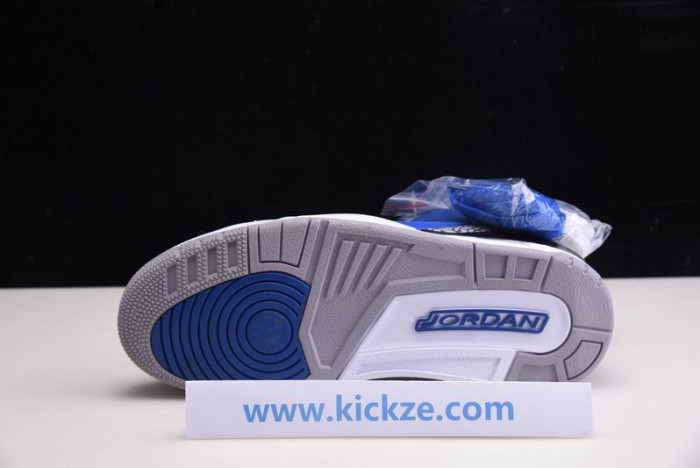 Air Jordan 3 “Varsity Royal” CT8532-400