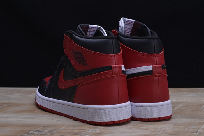AIR JORDAN 1 RETRO "HOMAGE TO HOME" red 861428-061