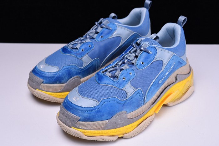 BL 17FW TRIPLE S“CREAM”  Washed Show Snea Grey  MENS 483513W06E